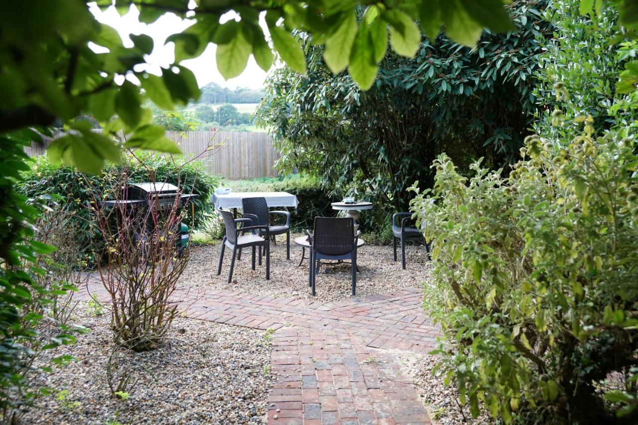 The Piggery Pod Hotel Sittingbourne Exterior photo